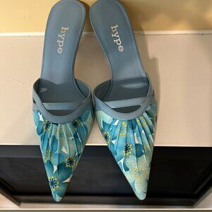 (EUC) Hype 2.5” kitten heels Blue (Size 7)